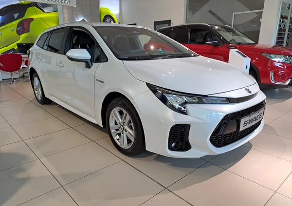 Suzuki Swace cena 129590 przebieg: 10, rok produkcji 2023 z Gdynia małe 37